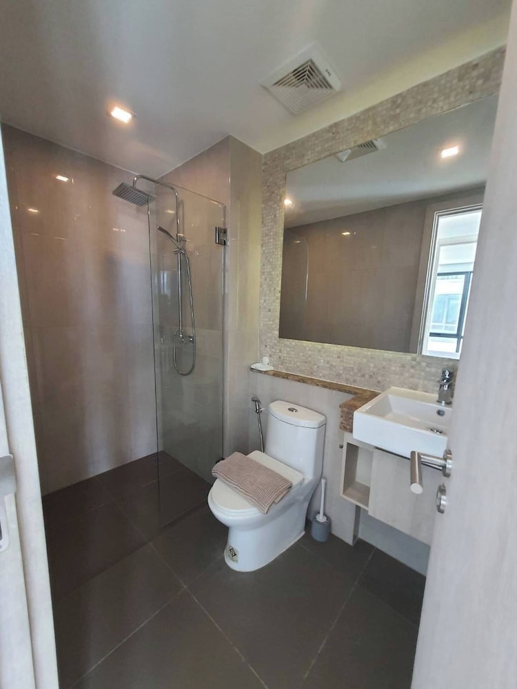 Stylish Bang Saray Apartment With Pool and Resort Facilities