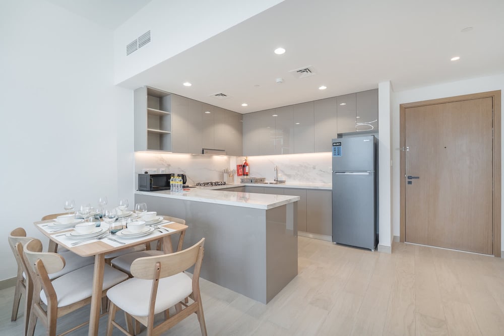 Modern and Peaceful 2 Bedroom in Amber by Azizi