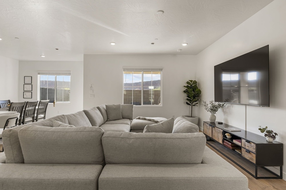 Desert Retreat Near Sand Hollow 4 Bedroom Townhouse