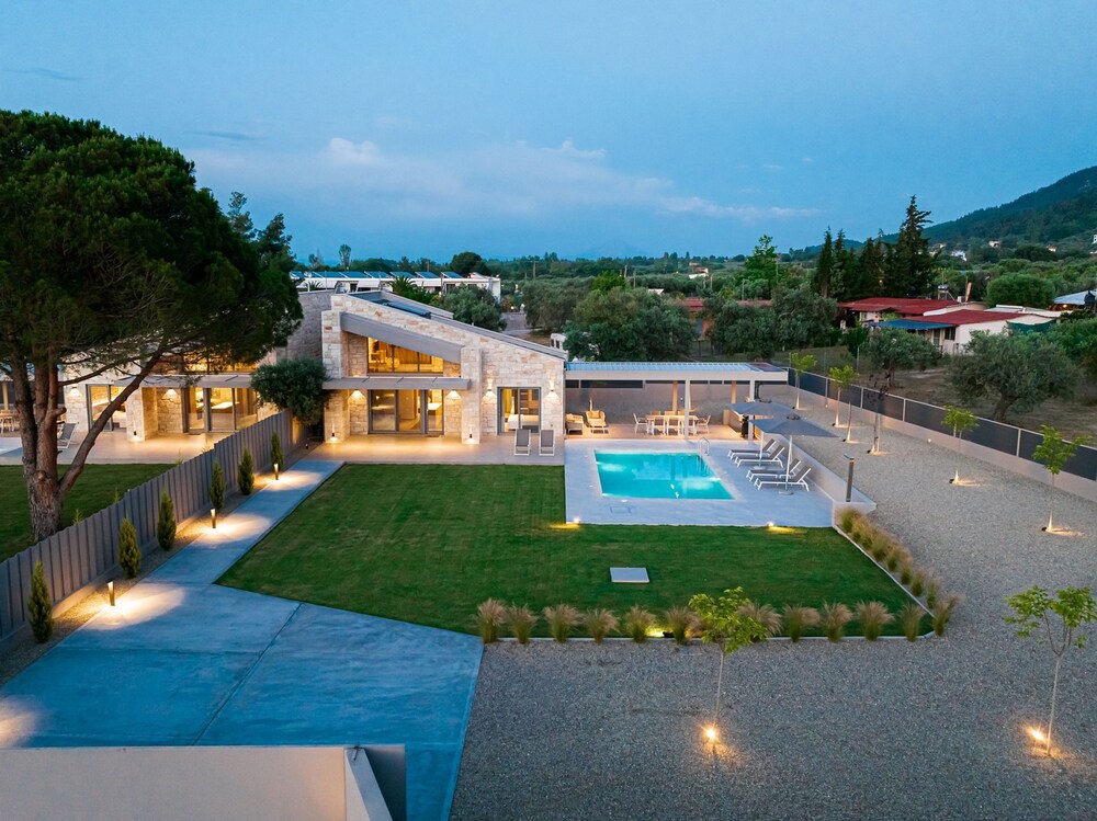 Terra Petra Luxury Villas - Gaia Villa view 4