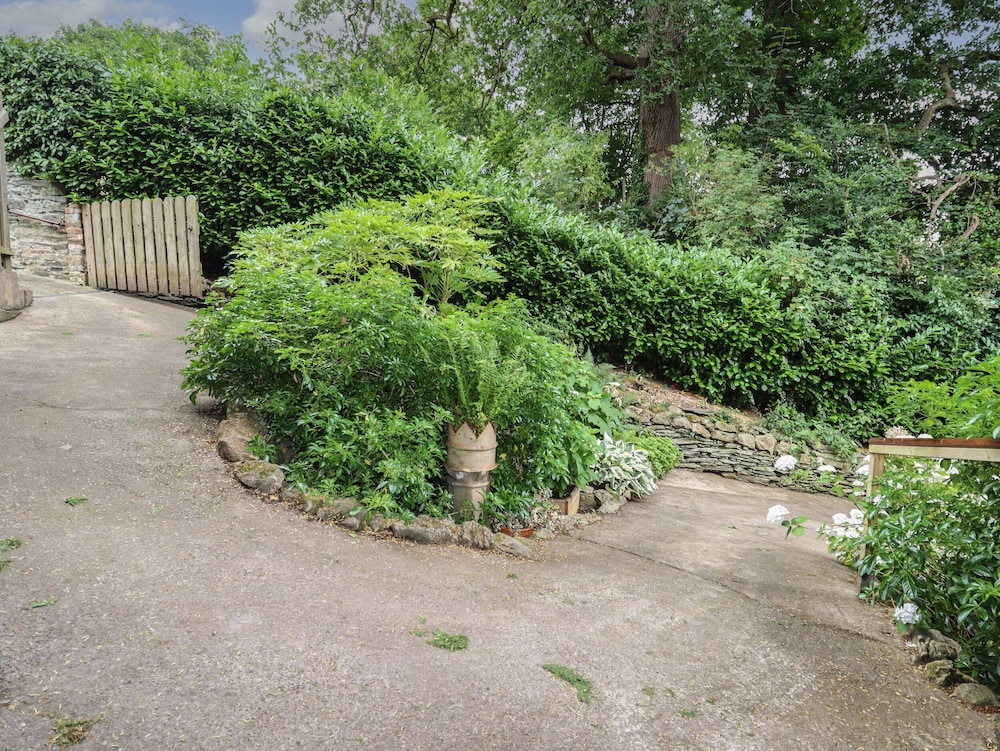 Cedar Gardens