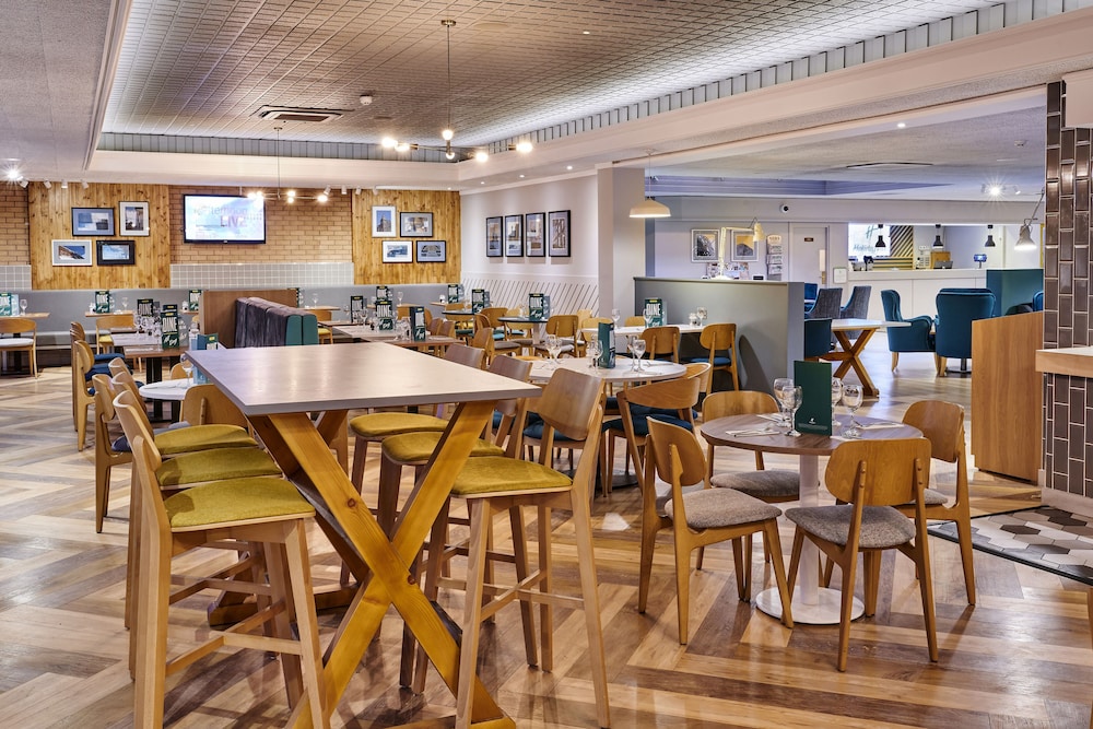 Taunton Vacations - Holiday Inn Taunton, an IHG Hotel - Property Image 6