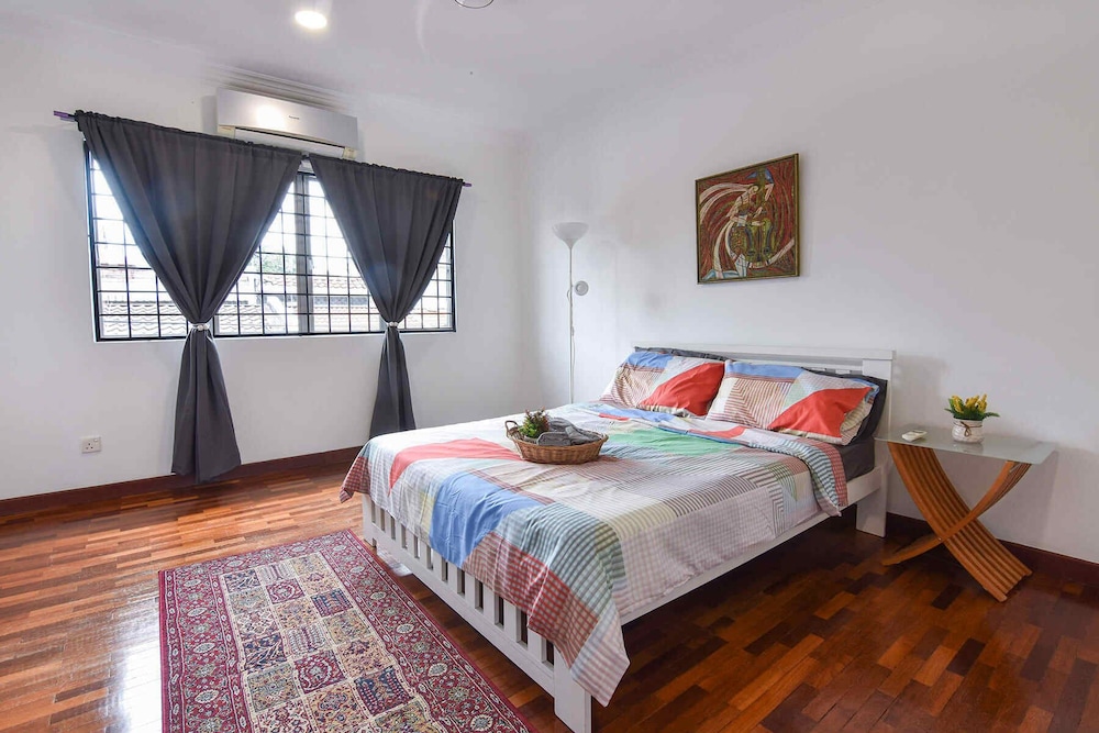 A Spacious 4BR Home Nearby Kiara Hill, Mont Kiara, Pavilion Damansara Heights
