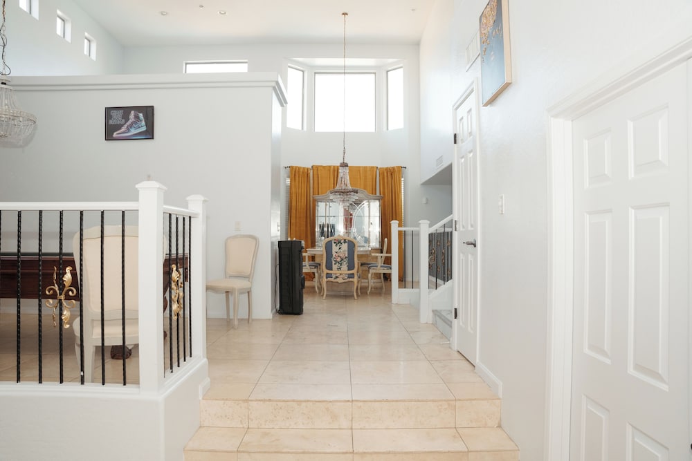 Large Family Home Near Phoenix