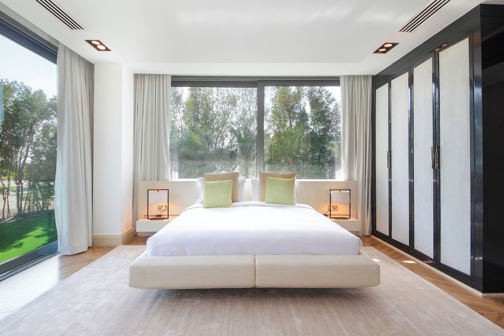 Overwater Luxury Retreat - Nurai Island