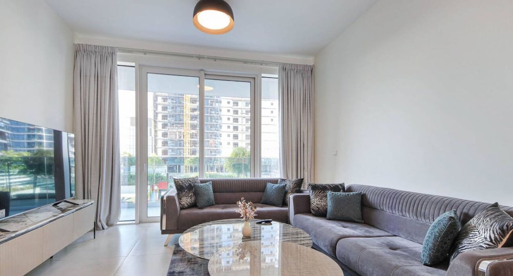 Lux 1BR w World Highest Sky Track Rooftop Pool