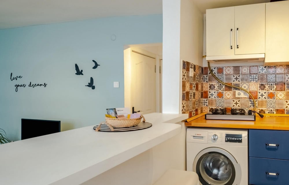 Colorful Flat 5 Min to Taksim Square in Beyoglu