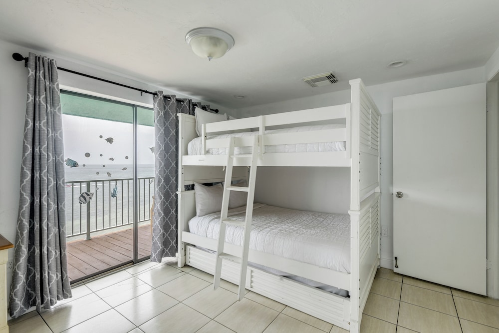 Walk to Beach: Florida Keys Gem w/ Ocean Views