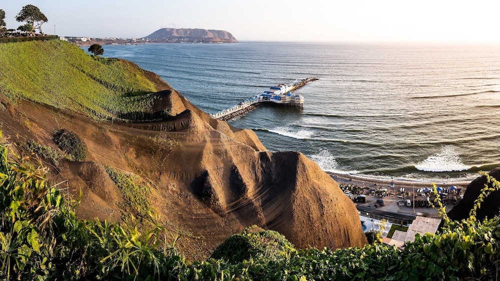 Redibuk - Luxury duplex 1BR Miraflores