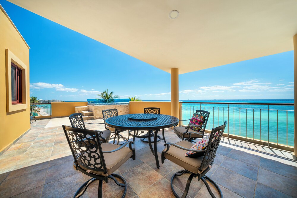 Luxury Beachfront Condo 3 BR - El Faro Ref 301
