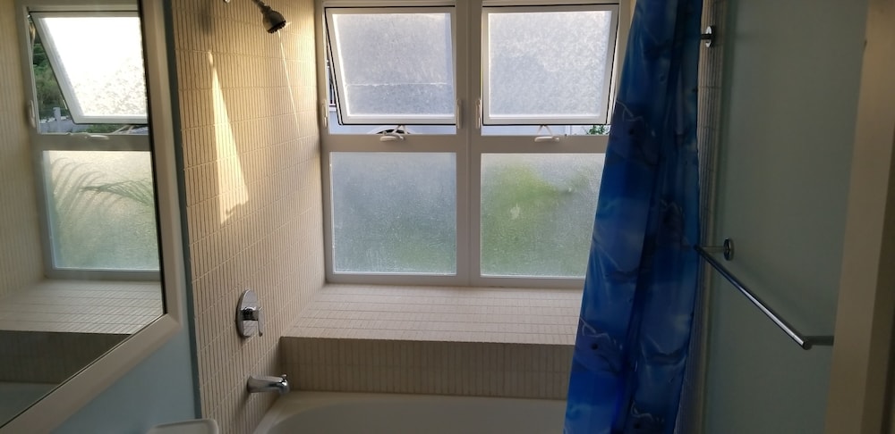 Oceanic View Apartment at Fern Court, photo 52