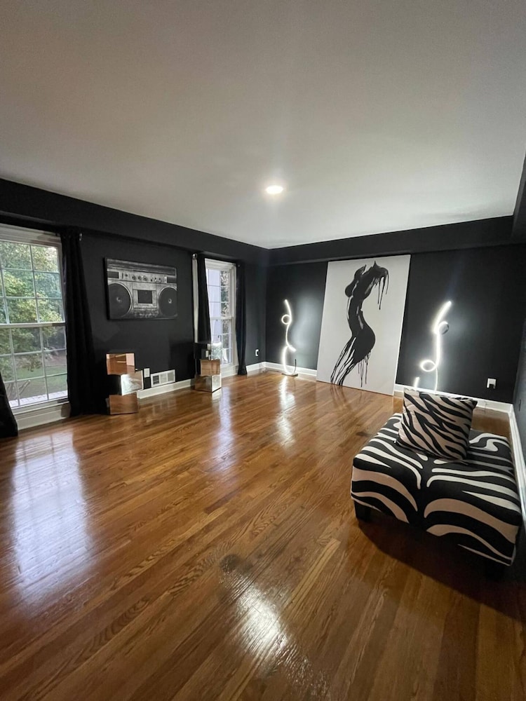 Southern Collective Sleeps8 Airport-beltline