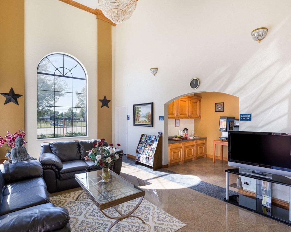 Rodeway Inn Suites Humble, TX - Property Image 23