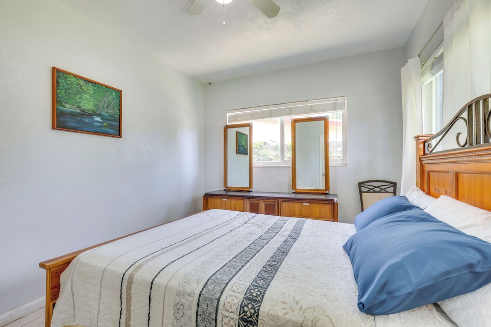 Stay Near Las Olas Beach: Home w/ Fenced Backyard