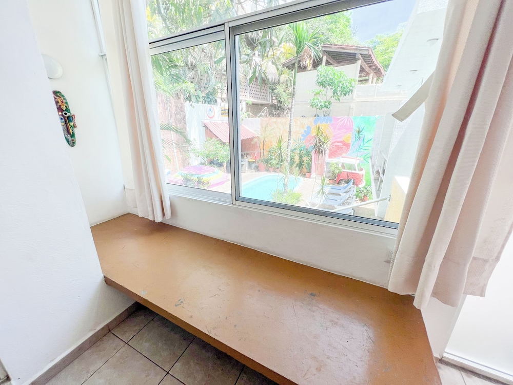 ITH Sayulita Amazing Surf Hostel