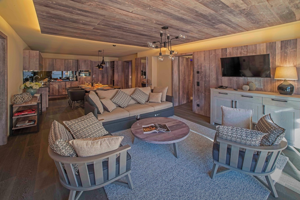 Mountain Spa Residences