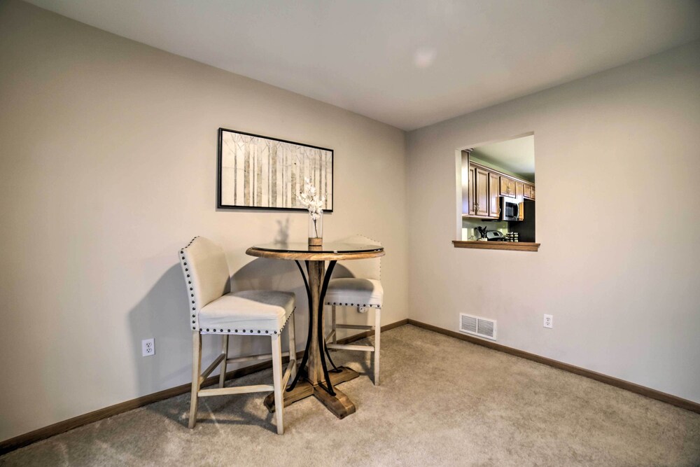 Family-friendly Townhome: 16 Mi to Pittsburgh! - Property Image 9