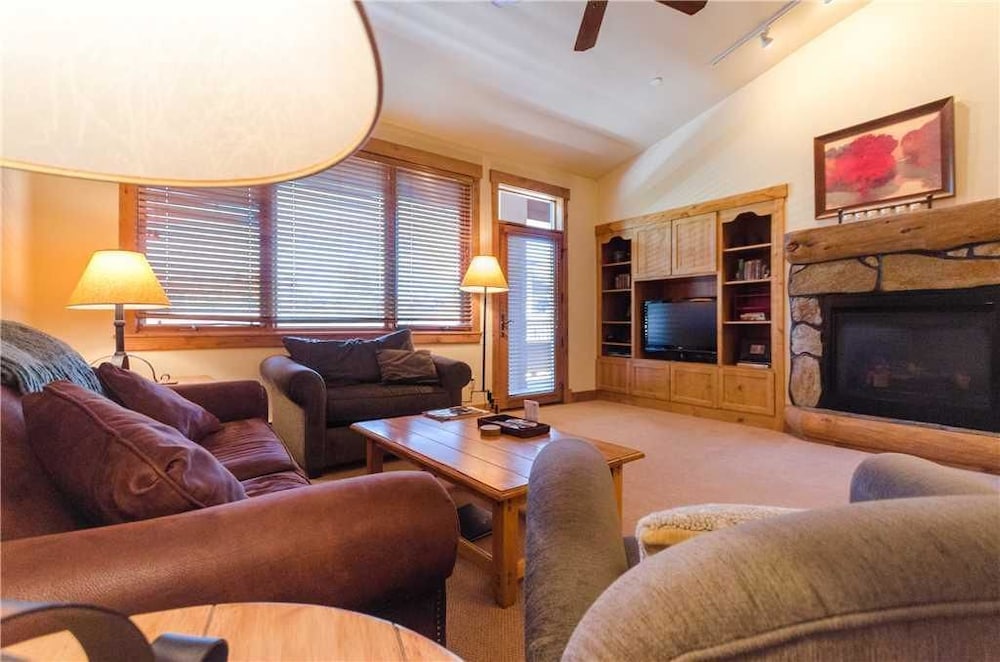 3308 Champagne Lodge, Trappeur's Crossing Apartment 3