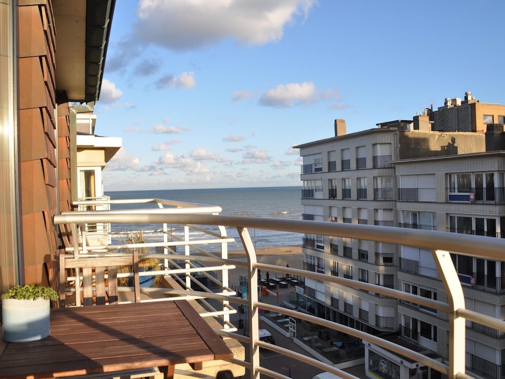 Studio in St-idesbald With Sea View Balcony