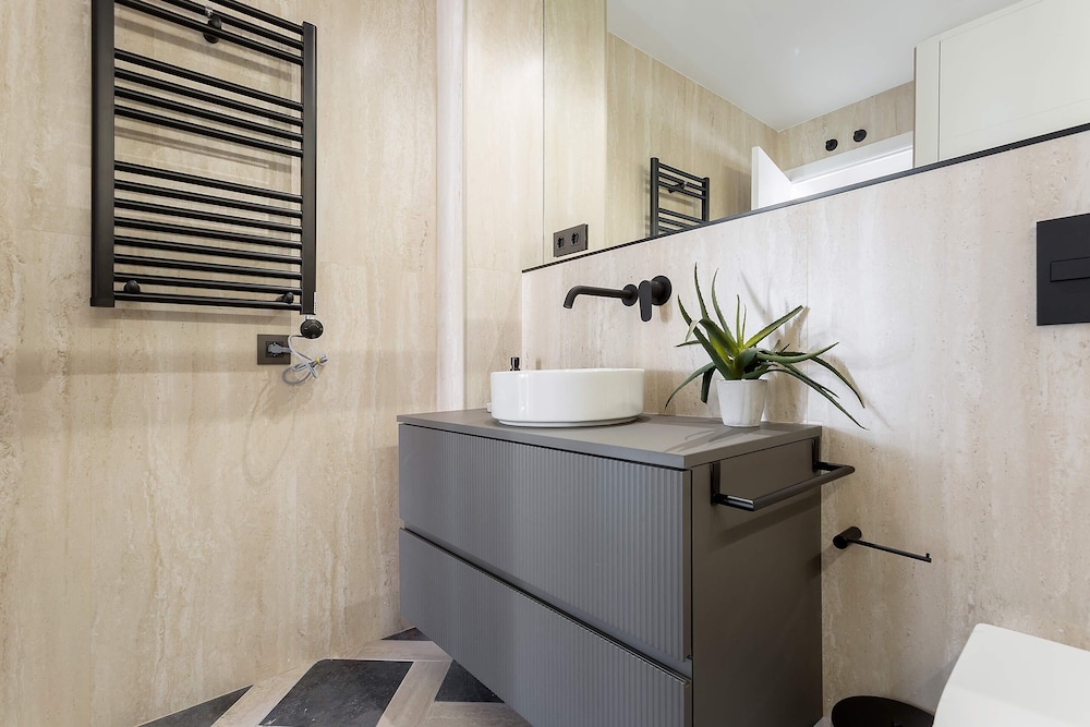 Elegant Apartment in Madrid Pedro Teixeira
