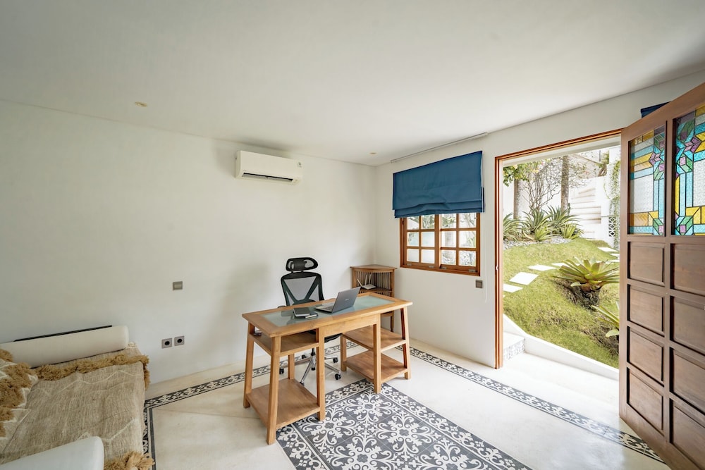 Villa Putih Umalas