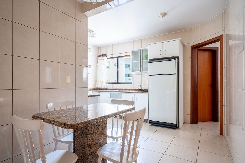 Sea View Apartm. 130m From the Beach in BC Esa901