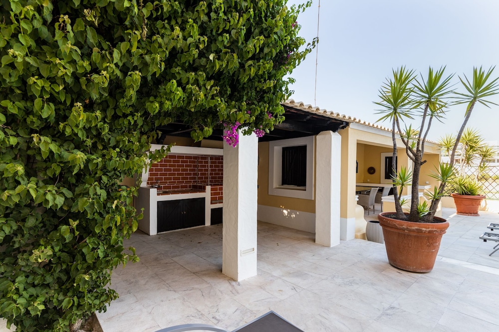 Estoril Budget & Spa