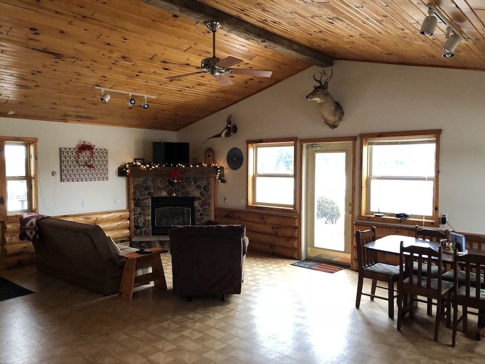 Sunset Pines Resort - Property Image 14