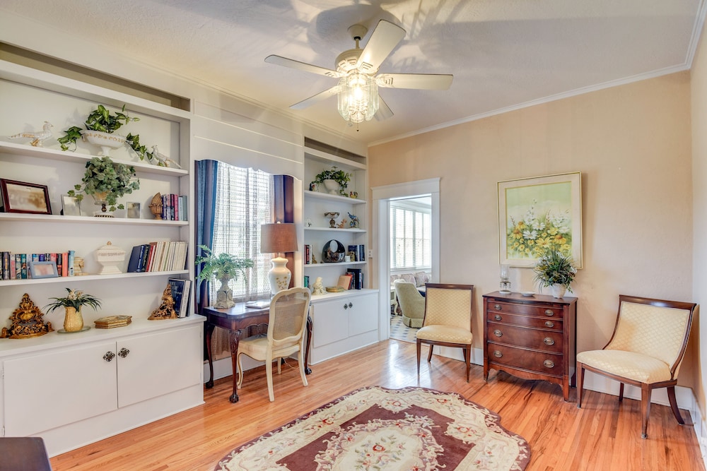 Sprawling Daytona Beach Villa < 1 Mi to Beach! view 5