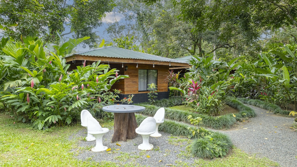 Eden Organic Farm & Bungalows