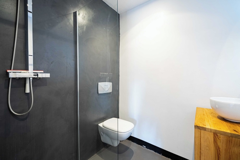 1 Bedroom Apartment in City Center, Near Old Port