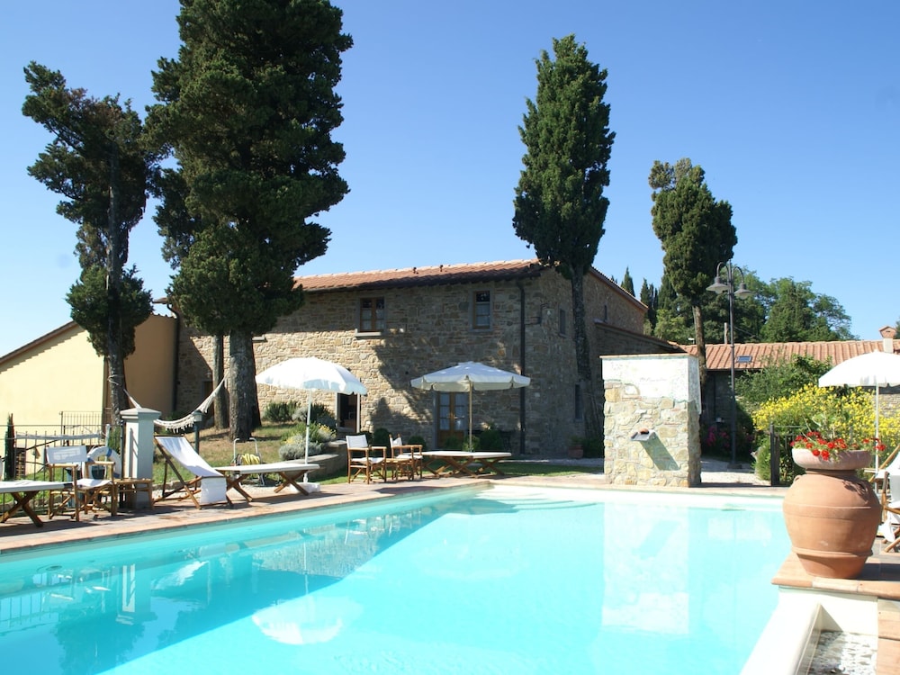 Holiday Home in Montecarelli With Pool photo 2