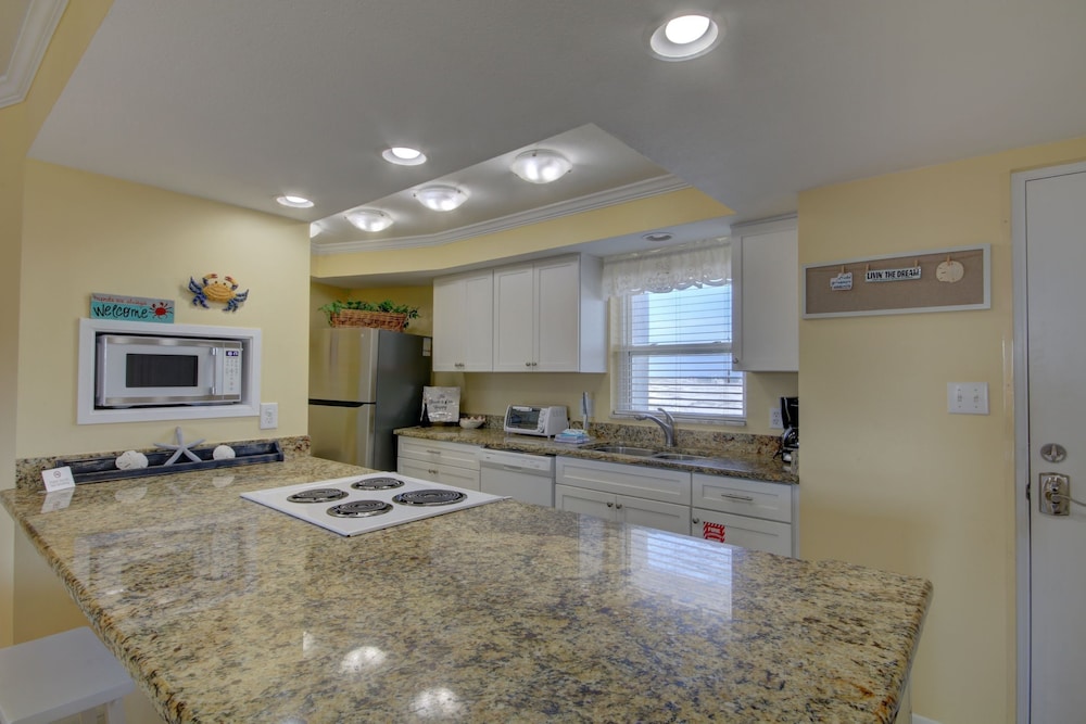 255 El Matador 1 Bedroom Condo