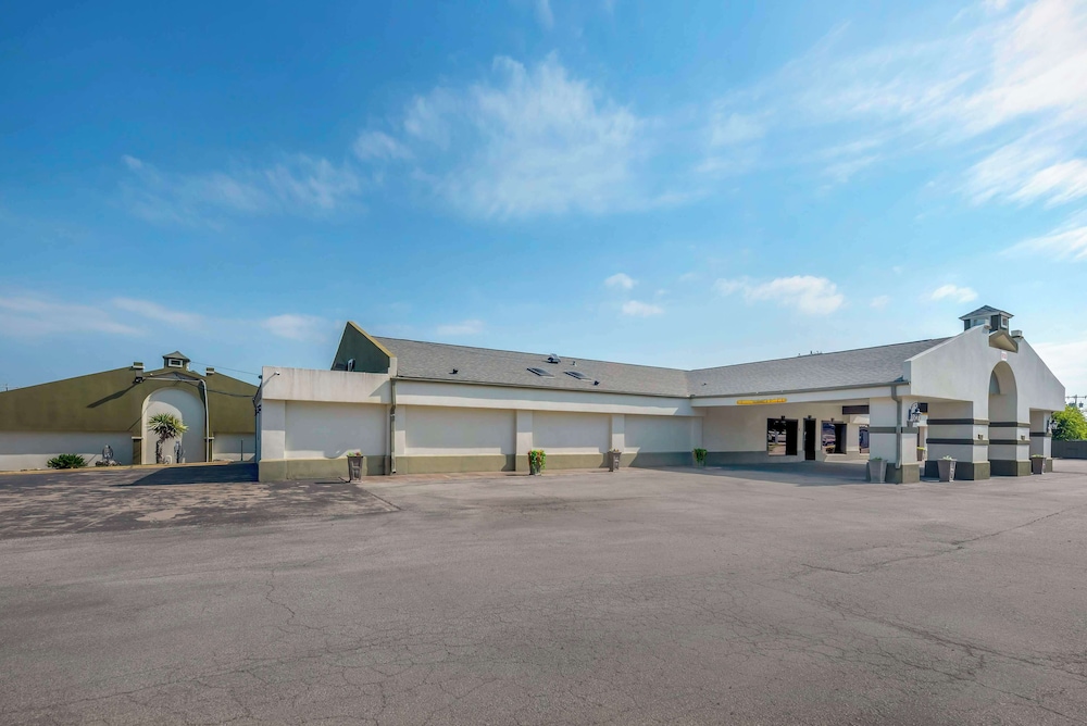 Best Western Post Oak Inn - Property Image 3