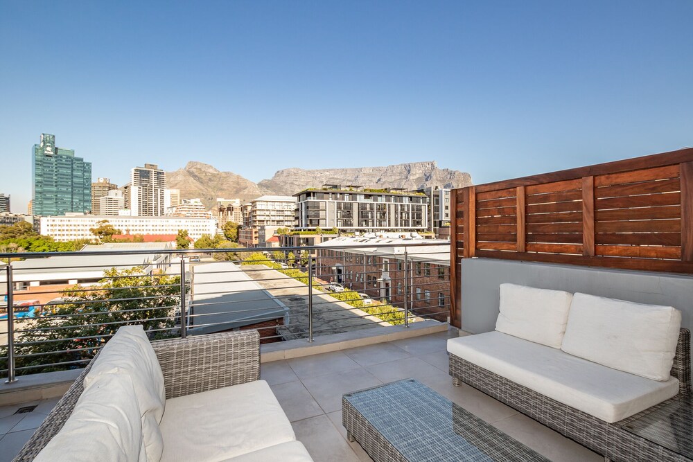 Docklands Deluxe Apartments by ITC Hospitality