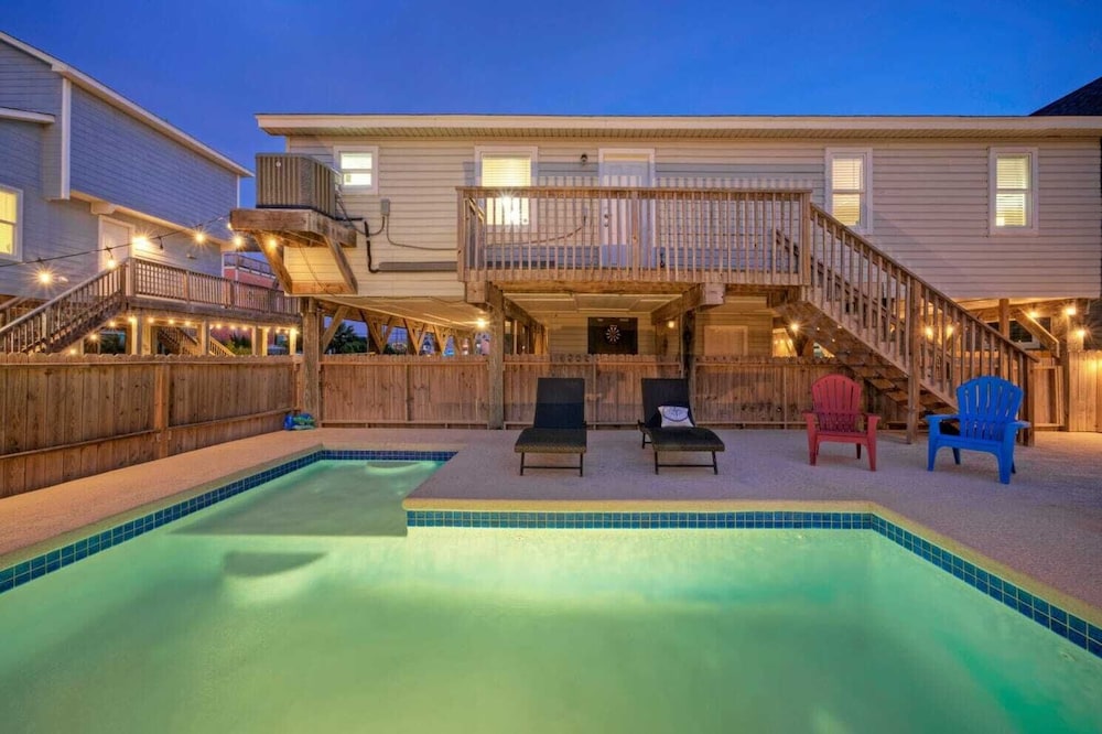 Sleeps 20! 2 Homes Near the Beach, Private Pools, Gameroom, Large Family Retreat