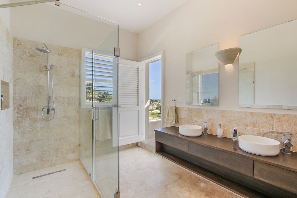 Stunning 6BR Villa With Ocean View in Cap Cana