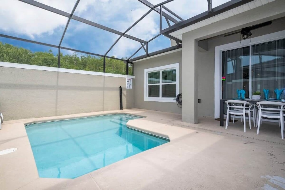 Gorgeous 4 Bd w/ Pool at Storey Lake Resort 4277