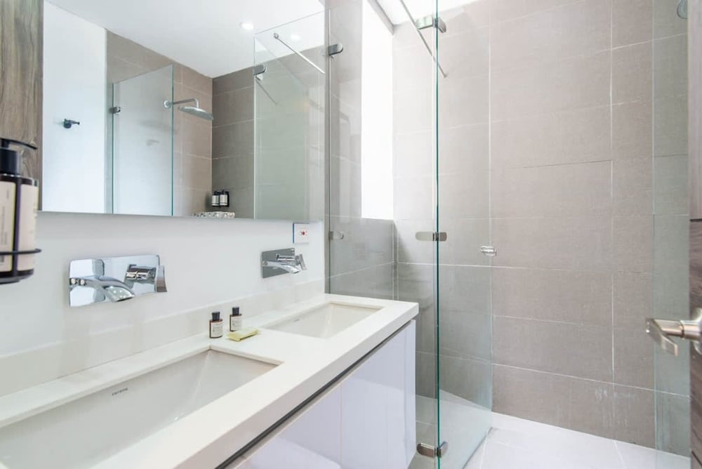 Modern 3BR in Usaqu n