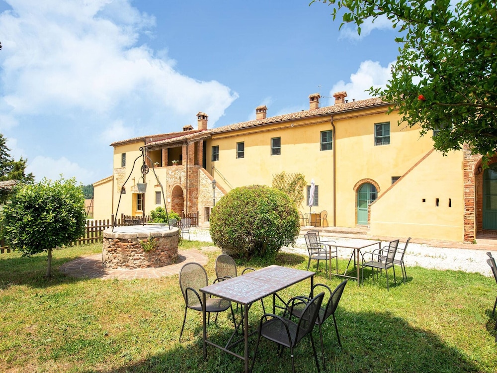 Appealing Apartment in Collesalvetti With Garden