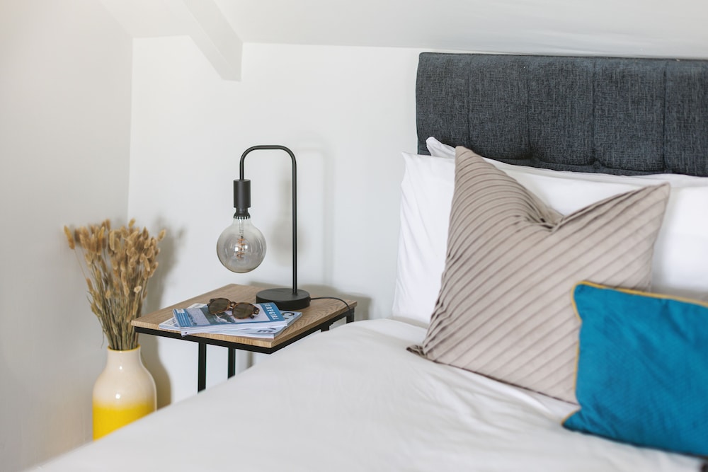 Bijoux Central Plymouth 1 Bed Apartment view 2