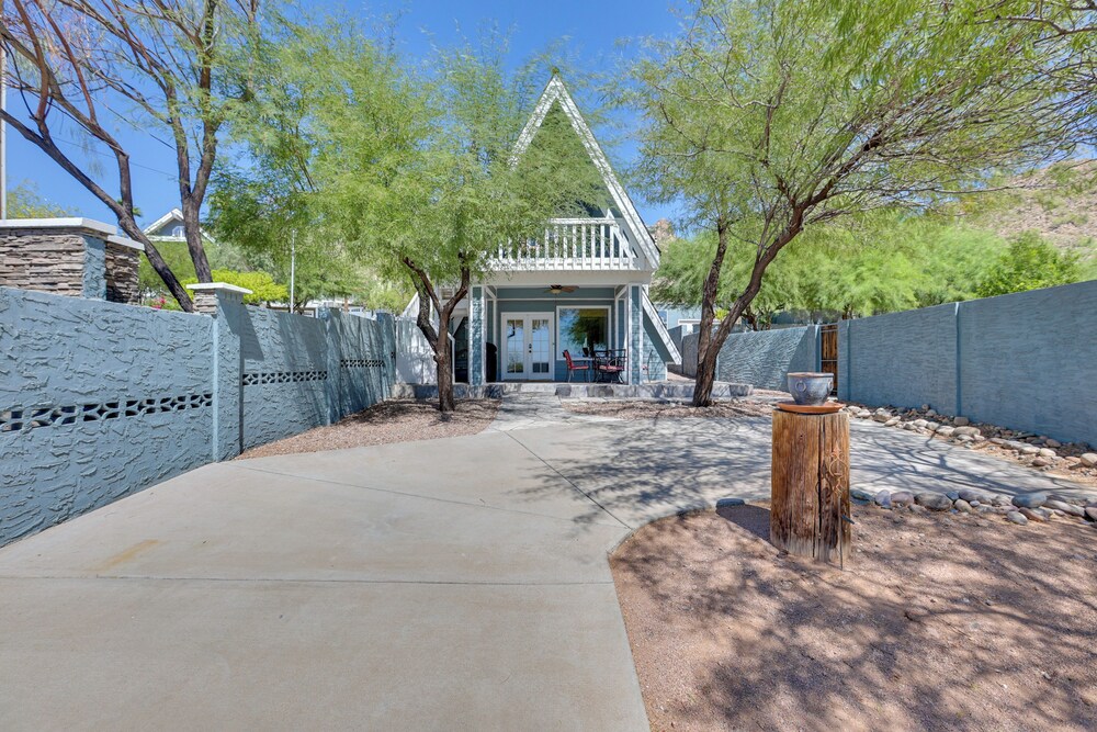 A-frame w/ Patio & Mtn Views: Arizona Retreat
