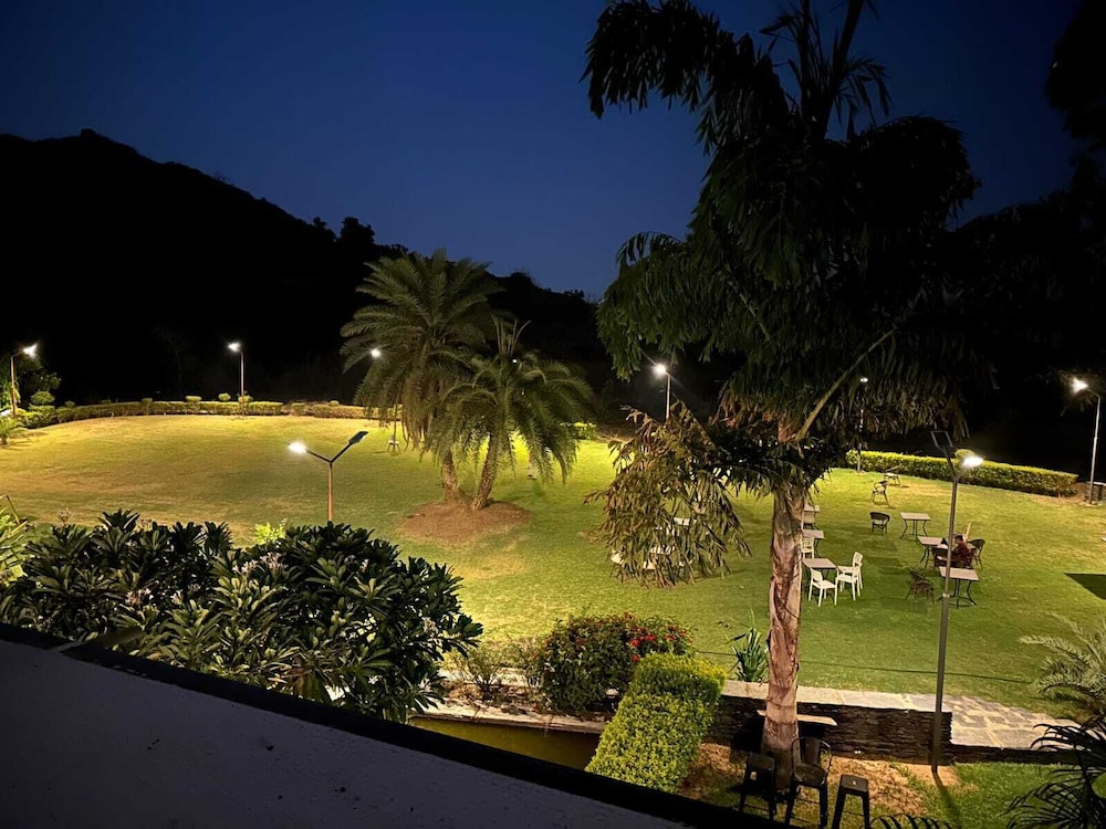 Valencia Club Abu - Resort In Abu