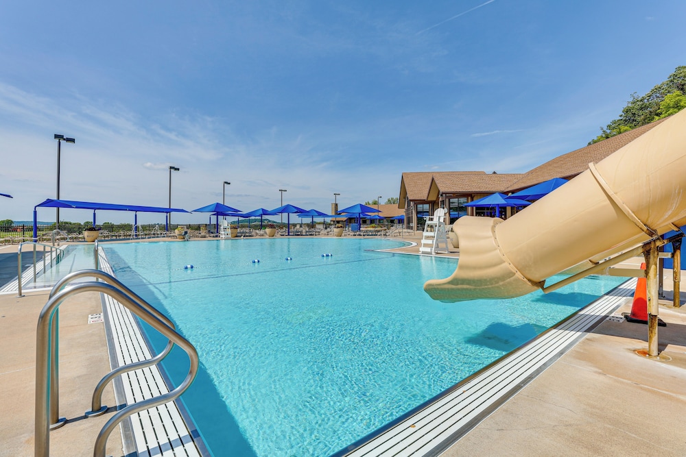 Private Hot Tub + Game Room: Galena Territory Home