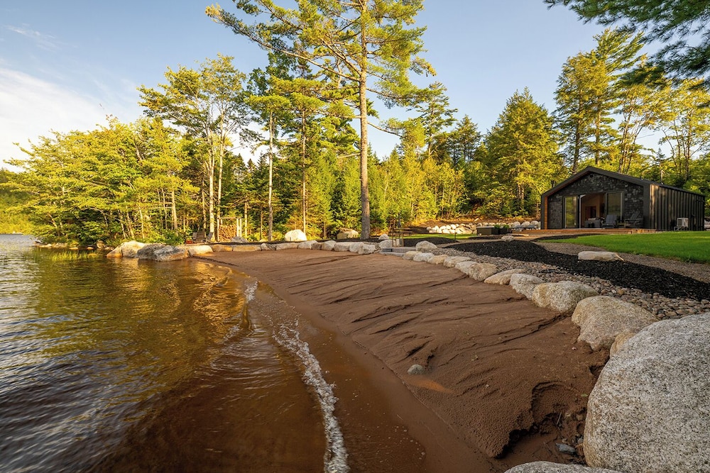 Nalu Retreat Lakeside