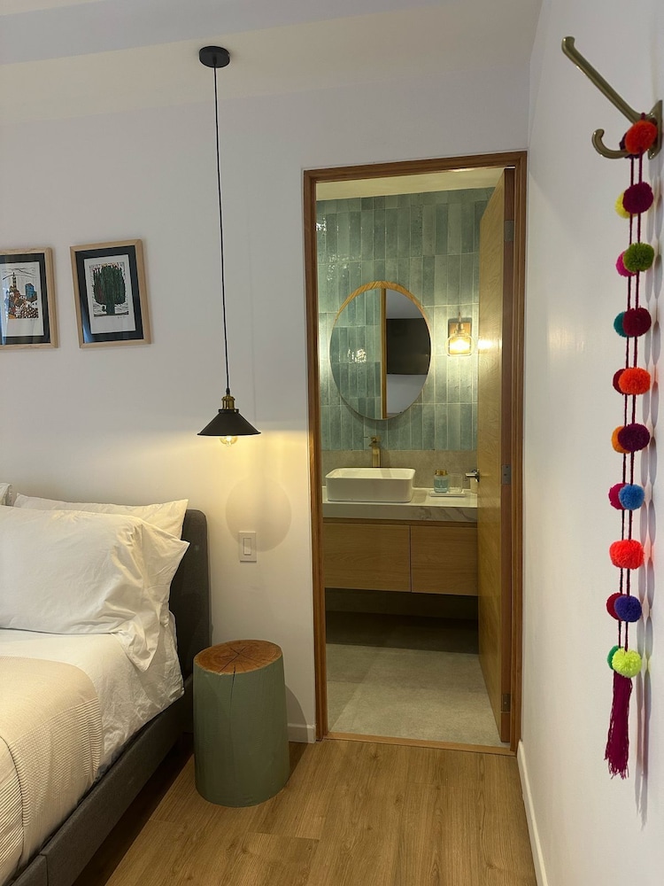 Bright & sweet unit in middle Polanco