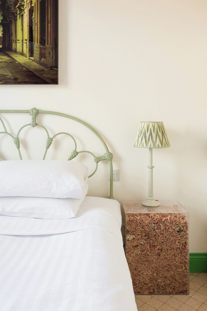 Barlby Road III by Onefinestay