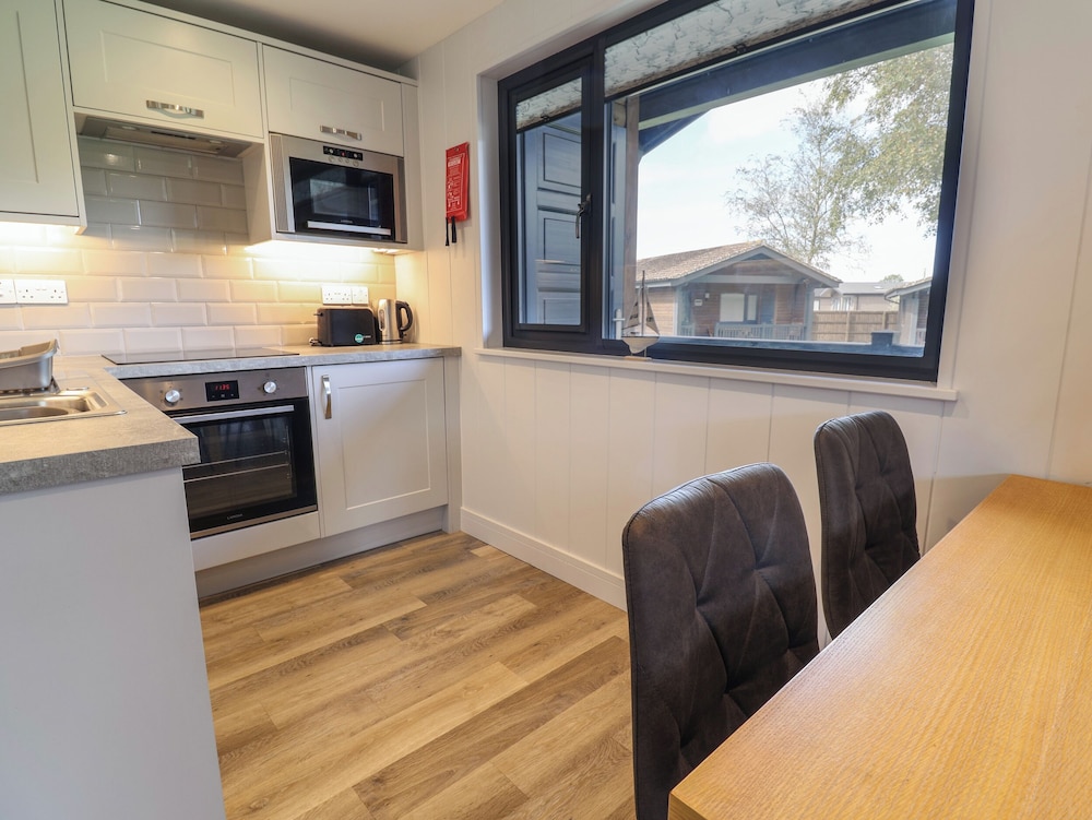 6 Pinewood Retreat