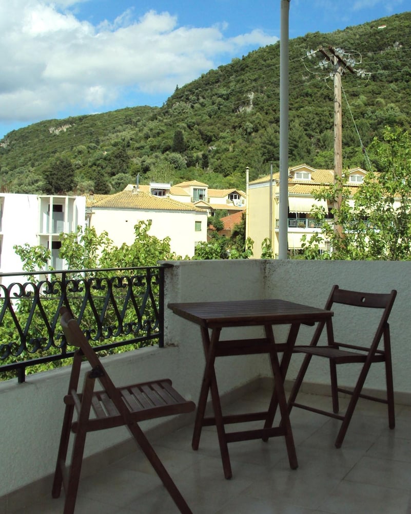 Yasemi Rooms view 2