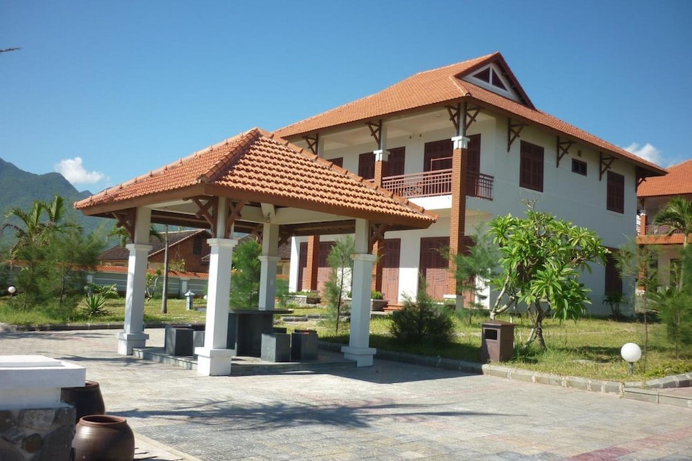 Lăng Cô Beach Resort